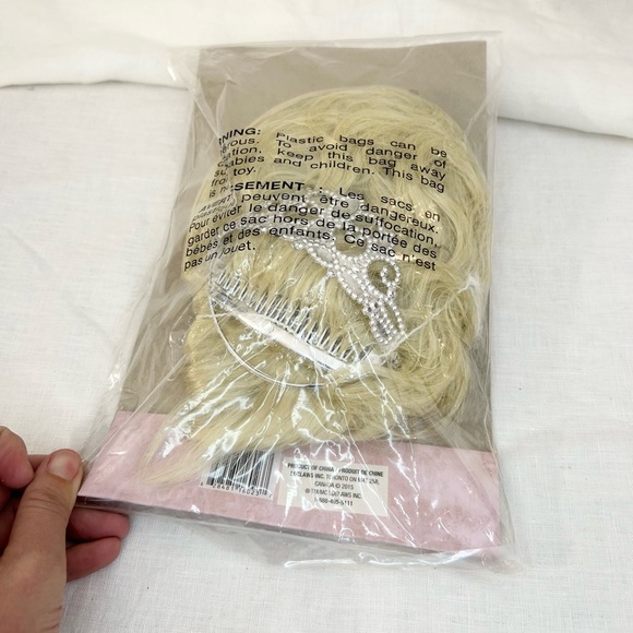 Child's Princess Blonde Wig With Tiara - Picture 4 of 6